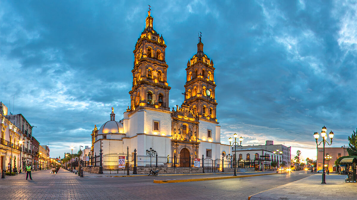 Catedral de Durango al amanecer