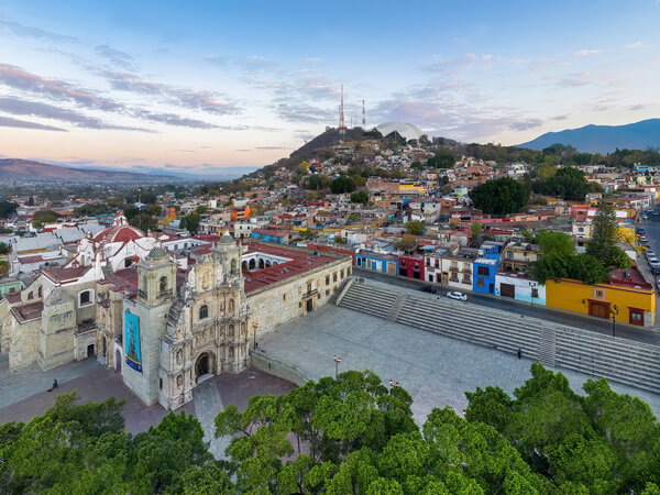 Vista aérea de la Basilica de Nuestra Señora de la Soledad