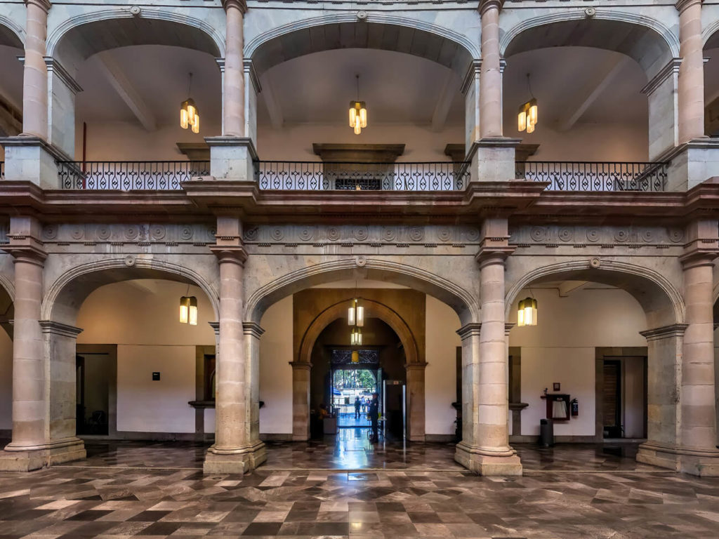 Patio interior en el Palacio de Gobierno de Oaxaca
