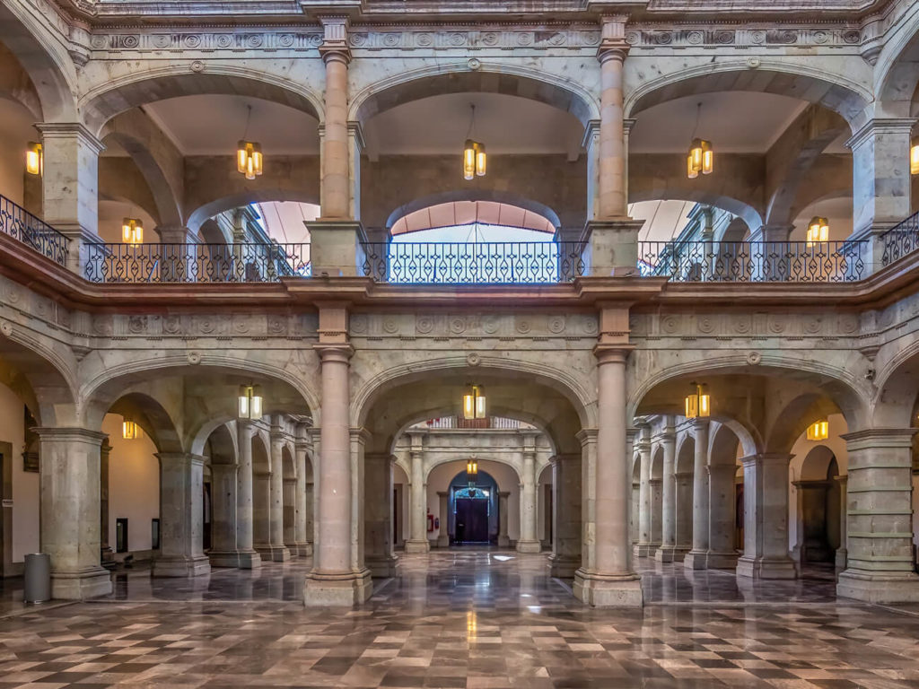 Patio interior en el Palacio de Gobierno de Oaxaca