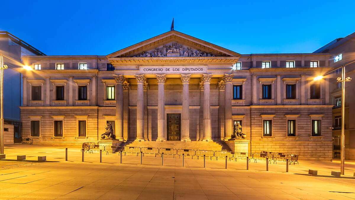 Exterior del Congreso de los Diputados en Madrid, España